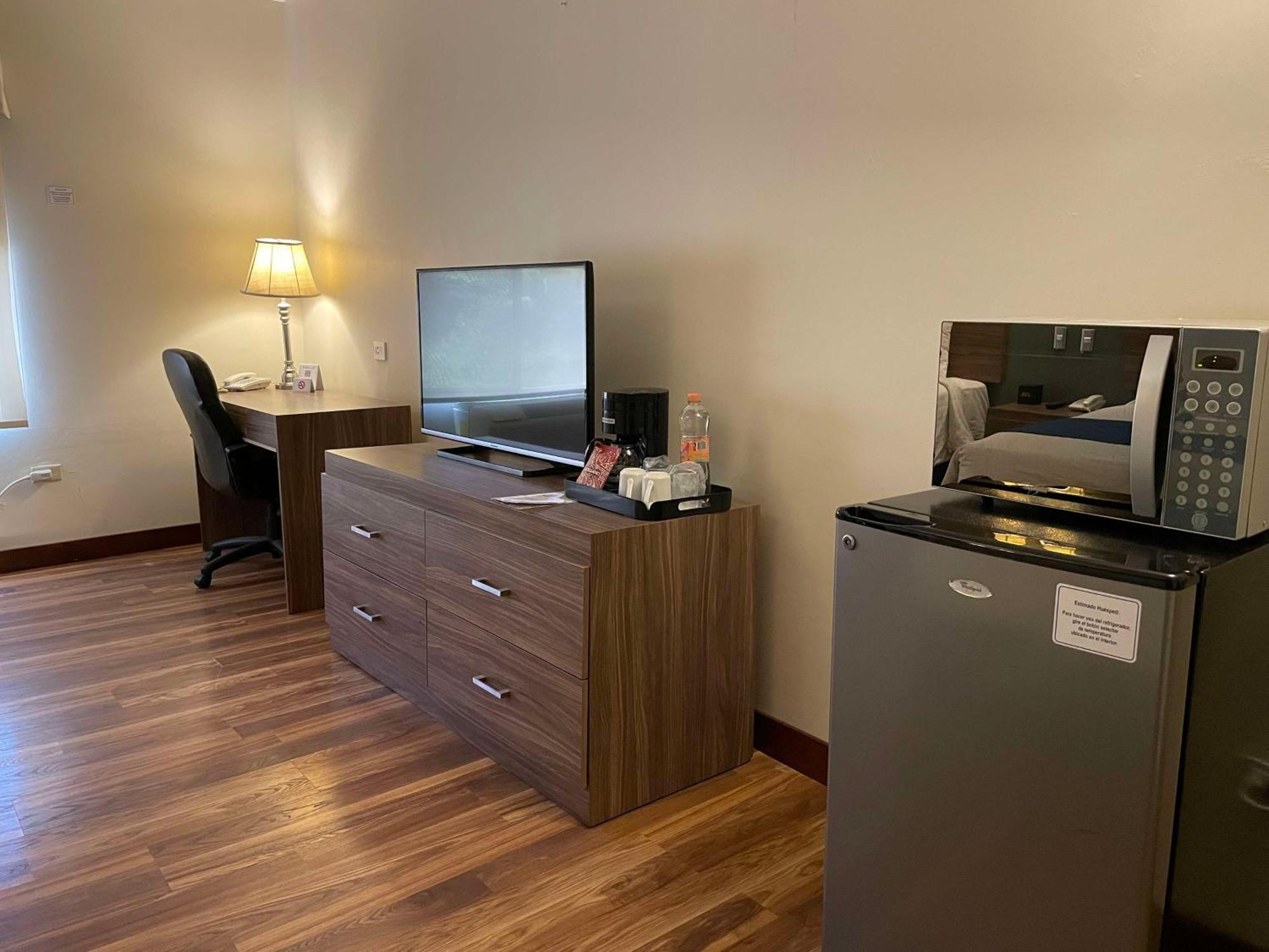 Best Western Plus Chihuahua Aeropuerto Экстерьер фото